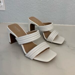 Alfani Stantonn step N flex white heel, women’s 8.5 NEW